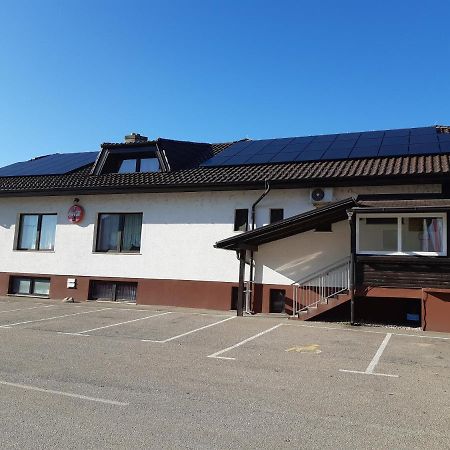 Salovci Gostisce Pri Rudiju酒店 外观 照片